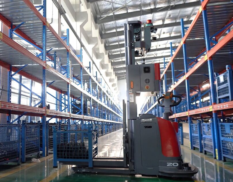 Xe tự hành AGV của Zowell thúc đẩy chuyển đổi hậu cần thông minh cho một doanh nghiệp thương mại điện tử hàng đầu.