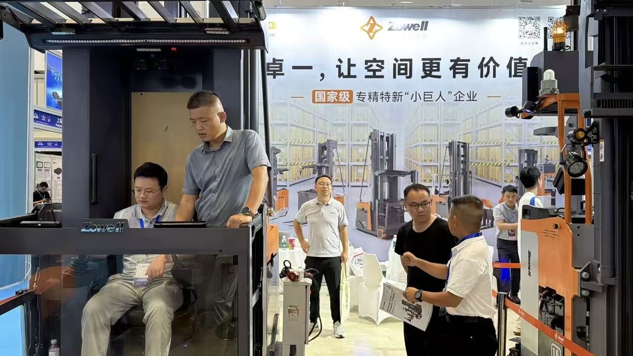 Zowell Trưng bày Xe nâng VNA và Giải pháp AGV tại Triển lãm Logistics Thanh Đảo 2026